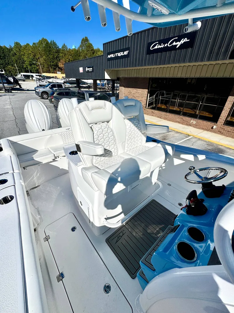 Slide: The Image of Tidewater 272 LXF 2026 - 9