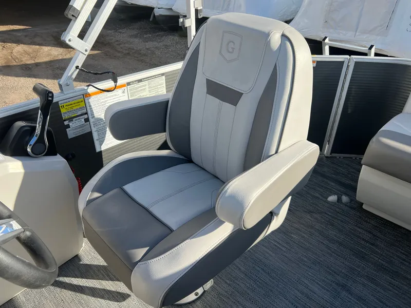 Slide: The Image of Sweetwater 2086 Cruise Pontoon 2023 - 10