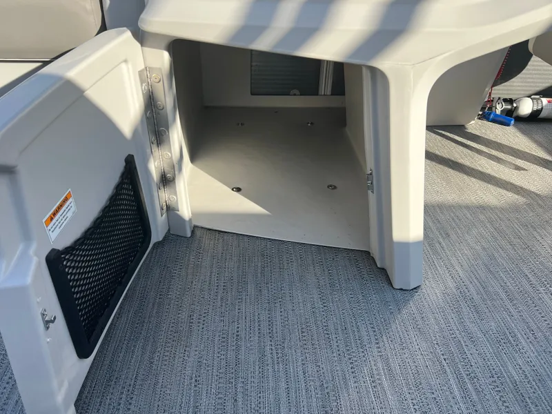 Slide: The Image of Sweetwater 2086 Cruise Pontoon 2023 - 17