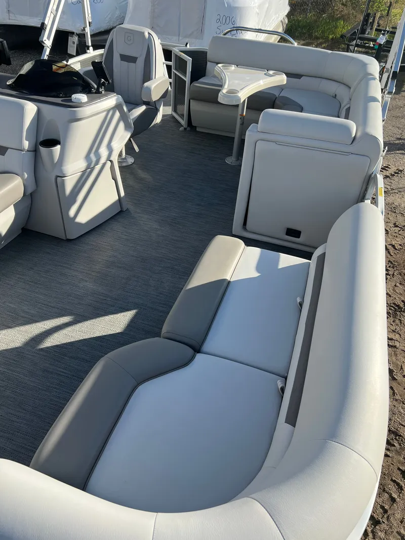 Slide: The Image of Sweetwater 2086 Cruise Pontoon 2023 - 18