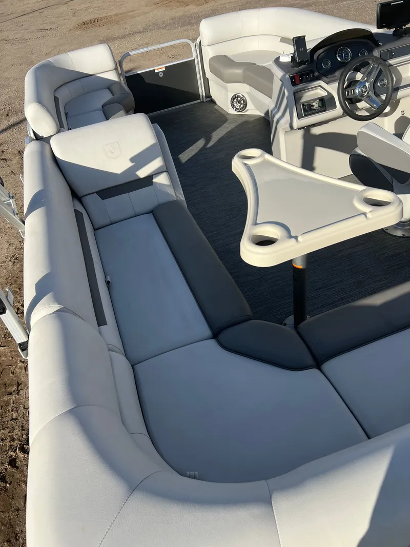 Slide: The Image of Sweetwater 2086 Cruise Pontoon 2023 - 21