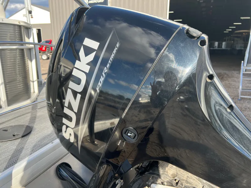 Slide: The Image of Sweetwater 2086 Cruise Pontoon 2023 - 25