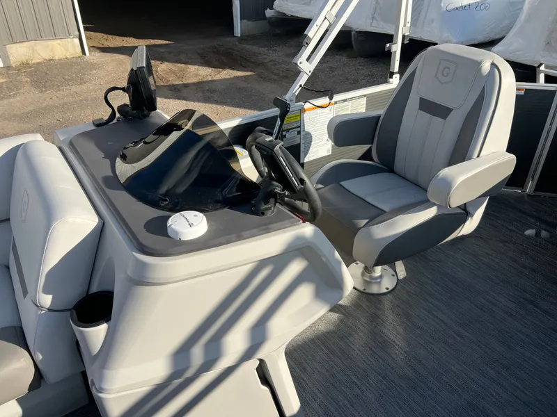 Slide: The Image of Sweetwater 2086 Cruise Pontoon 2023 - 9