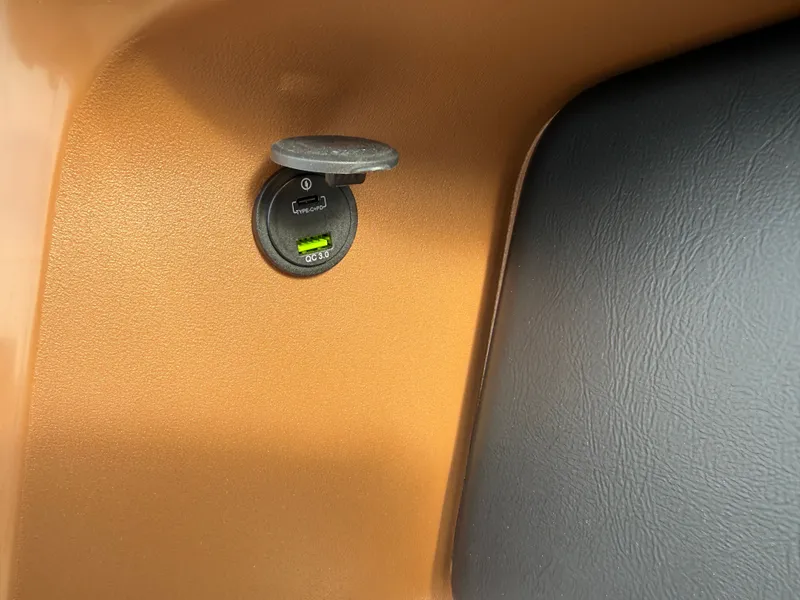 Slide: The Image of Tahoe LTZ 2385 Cruise Rear Bench (CRB) & Honda 4-Stroke EFI 2025 - 33