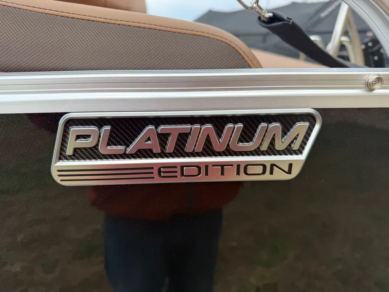 Slide: The Image of Tahoe LTZ 2385 Cruise Rear Bench (CRB) & Honda 4-Stroke EFI 2025 - 39