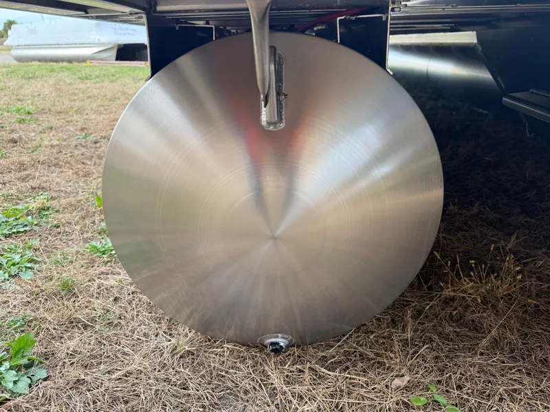 Slide: The Image of Tahoe LTZ 2385 Cruise Rear Bench (CRB) & Honda 4-Stroke EFI 2025 - 43