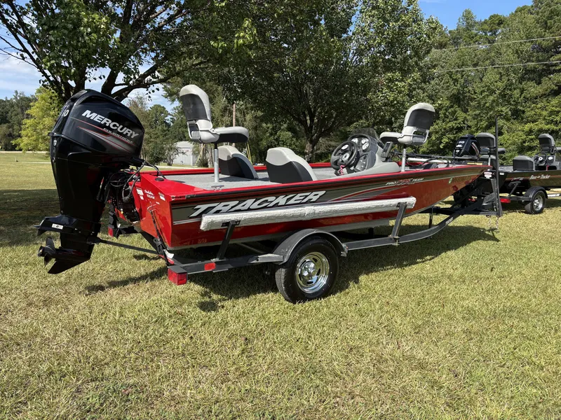 Slide: The Image of Tracker 175 TXW 2017 - 6