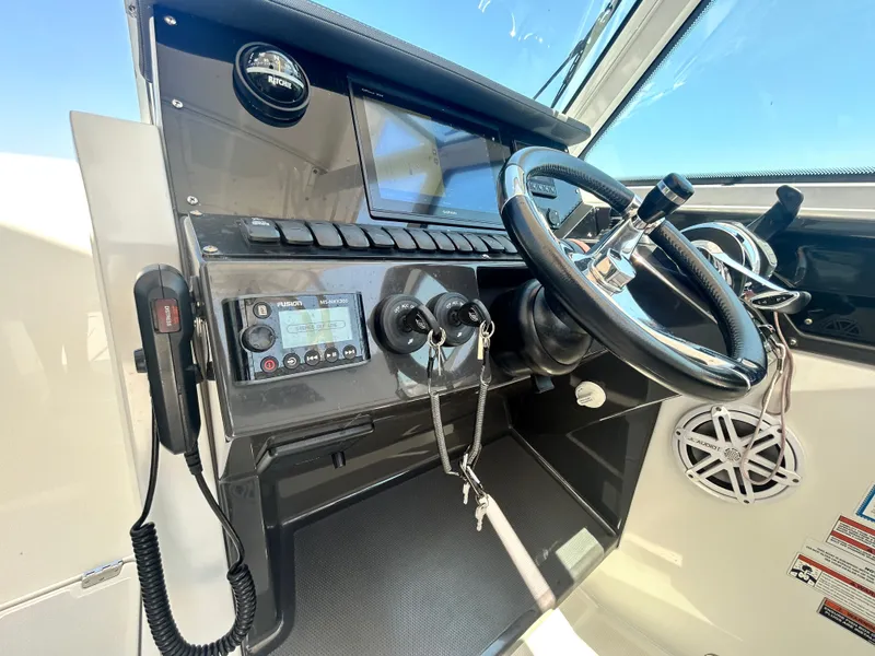 Slide: The Image of Blackfin 272 DC 2019 - 24