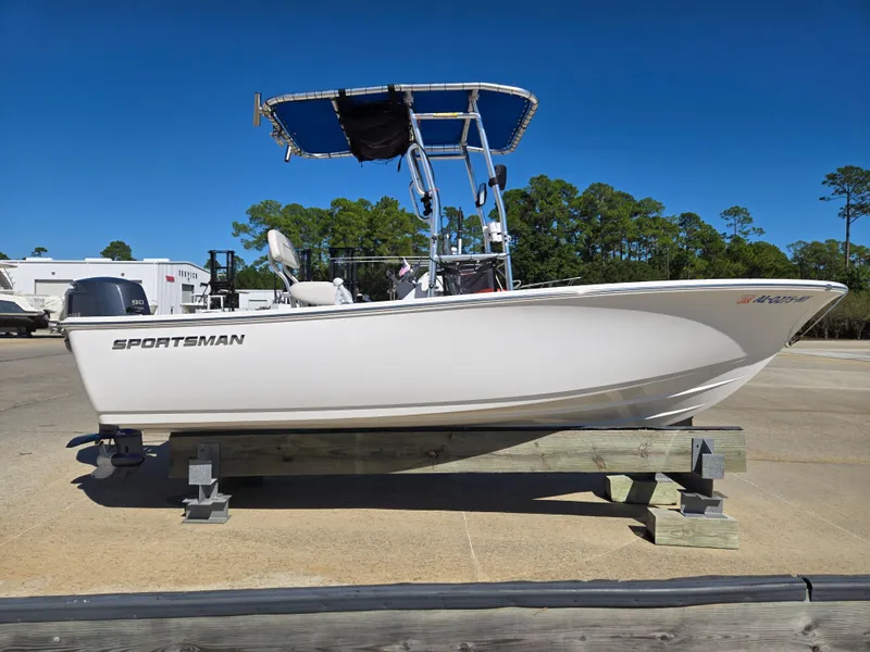 Slide: The Image of Sportsman 19 ISLAND REEF 2016 - 10