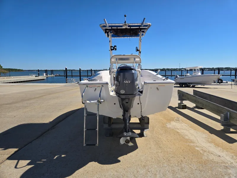 Slide: The Image of Sportsman 19 ISLAND REEF 2016 - 11