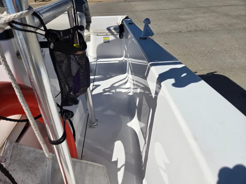 Slide: The Image of Sportsman 19 ISLAND REEF 2016 - 5