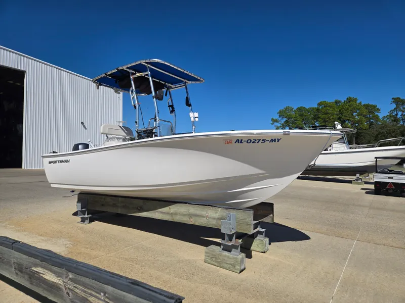 Slide: The Image of Sportsman 19 ISLAND REEF 2016 - 9