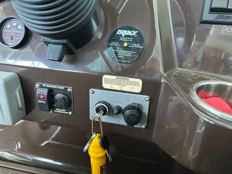 Slide: The Image of Regal 28 Express 2013 - 25