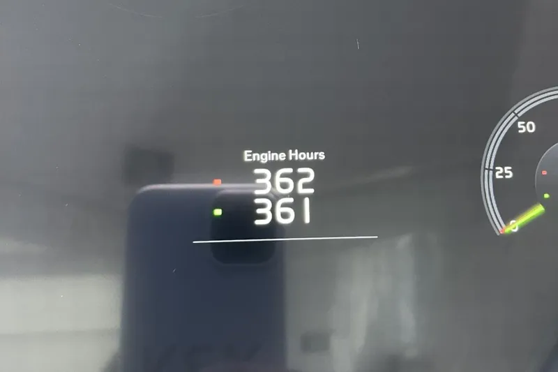 Slide: The Image of Display showing engine hours of 362 and 361 on 2019 Cruisers Yachts 54 Cantius. - 41