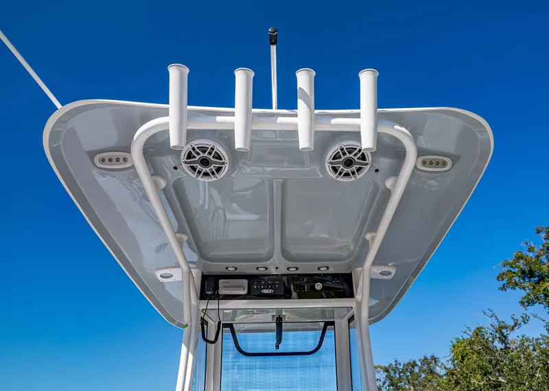 Slide: The Image of Sea Hunt Ultra 275 CB 2026 - 27