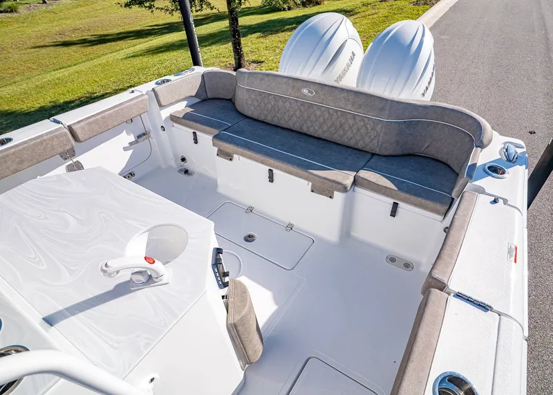 Slide: The Image of Sea Hunt Ultra 275 CB 2026 - 7