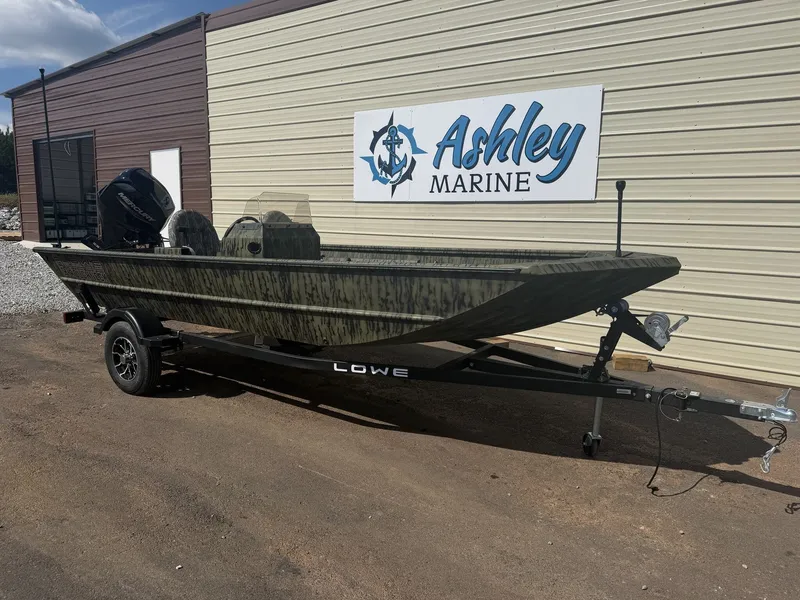 Slide: The Image of Lowe Roughneck 1756SC 2026 - 3