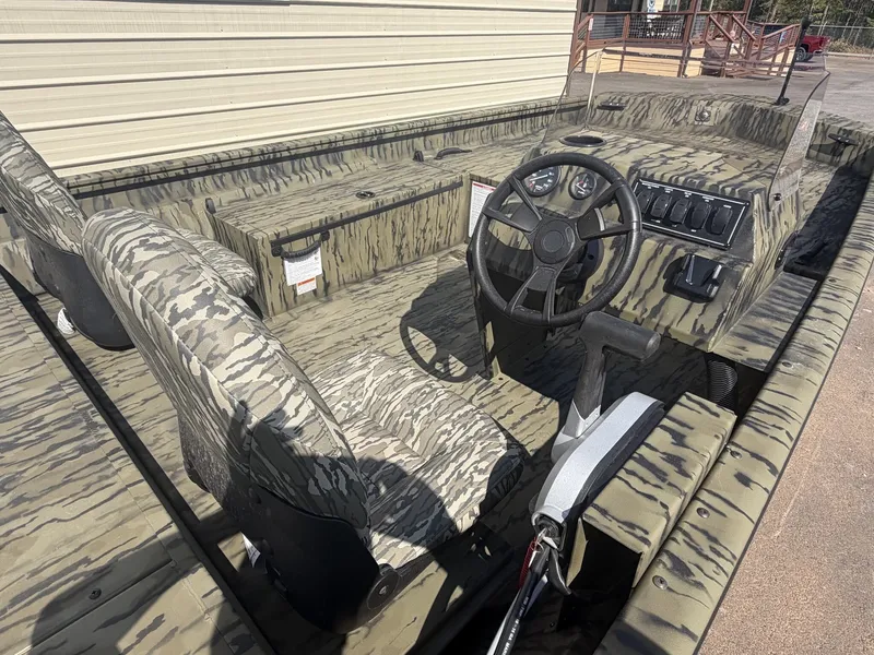 Slide: The Image of Lowe Roughneck 1756SC 2026 - 5