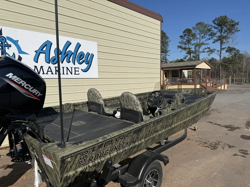 Slide: The Image of Lowe Roughneck 1860SC 2026 - 10