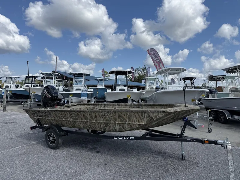 The Image of Lowe Roughneck Tiller 1760 Deluxe 2026 - 1