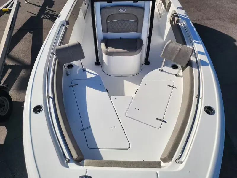 Slide: The Image of Sea Hunt Ultra 234 2026 - 12