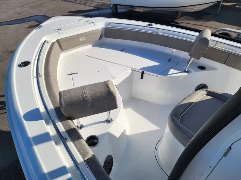 Slide: The Image of Sea Hunt Ultra 234 2026 - 13