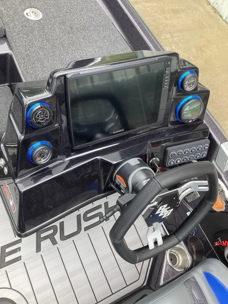 Slide: The Image of Bass Cat Cougar FTD SP 2026 - 33