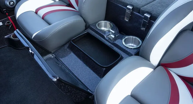 Slide: The Image of Bass Cat Cougar FTD SP 2026 - 9