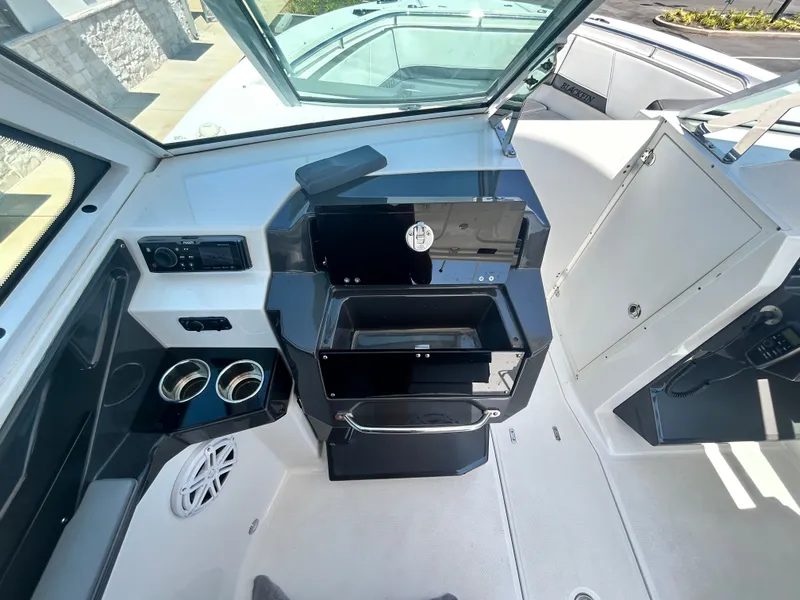 Slide: The Image of Blackfin 272 DC 2019 - 19