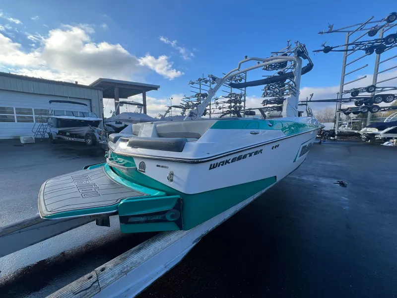 Slide: The Image of Malibu Wakesetter 22 LSV 2022 - 5