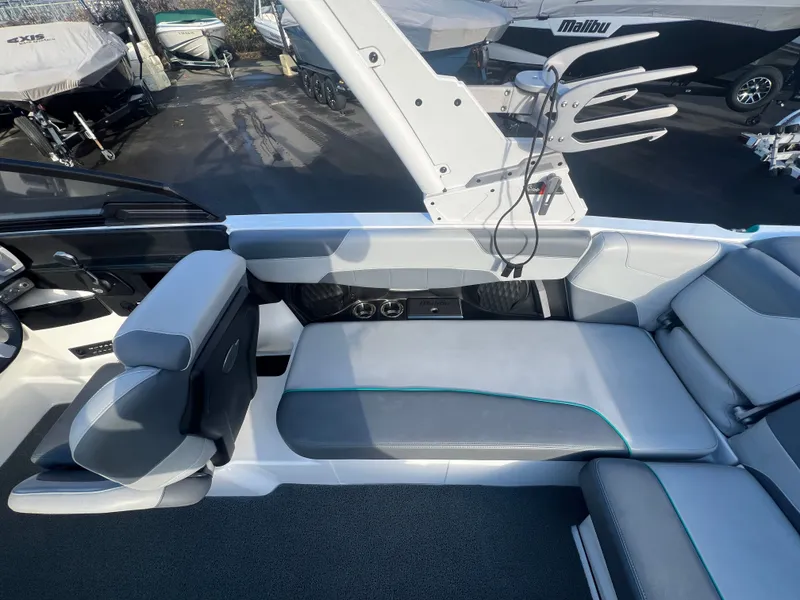 Slide: The Image of Malibu Wakesetter 22 LSV 2022 - 8