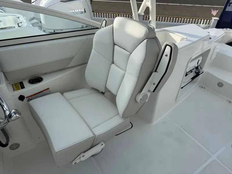 Slide: The Image of World Cat 230 SD 2026 - 18