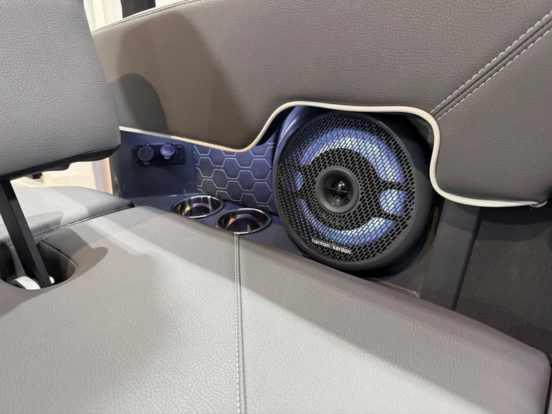 Slide: The Image of Cobalt R8 Surf 2026 - 16