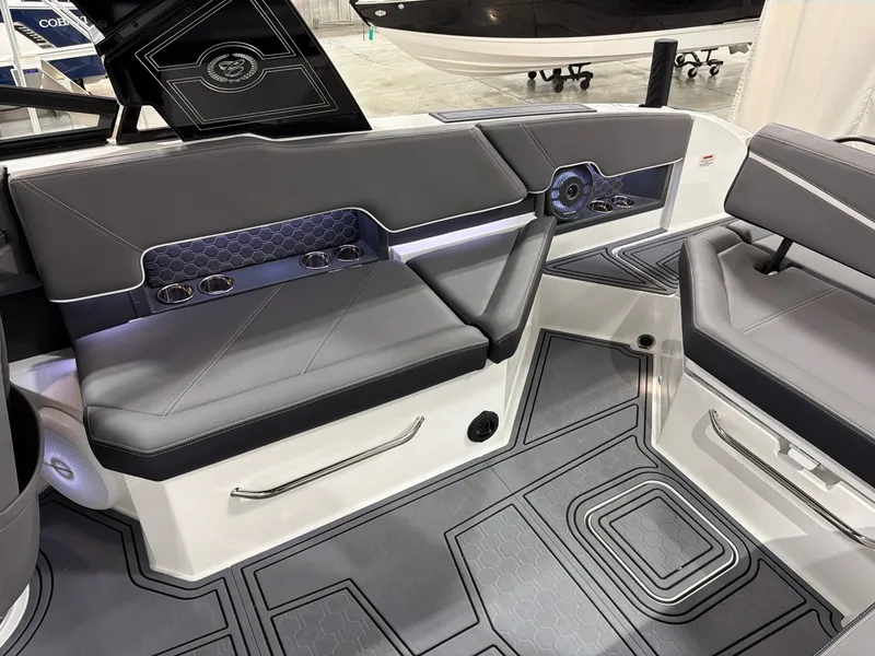 Slide: The Image of Cobalt R8 Surf 2026 - 17