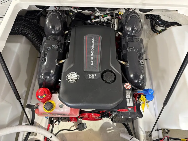 Slide: The Image of Cobalt R8 Surf 2026 - 29