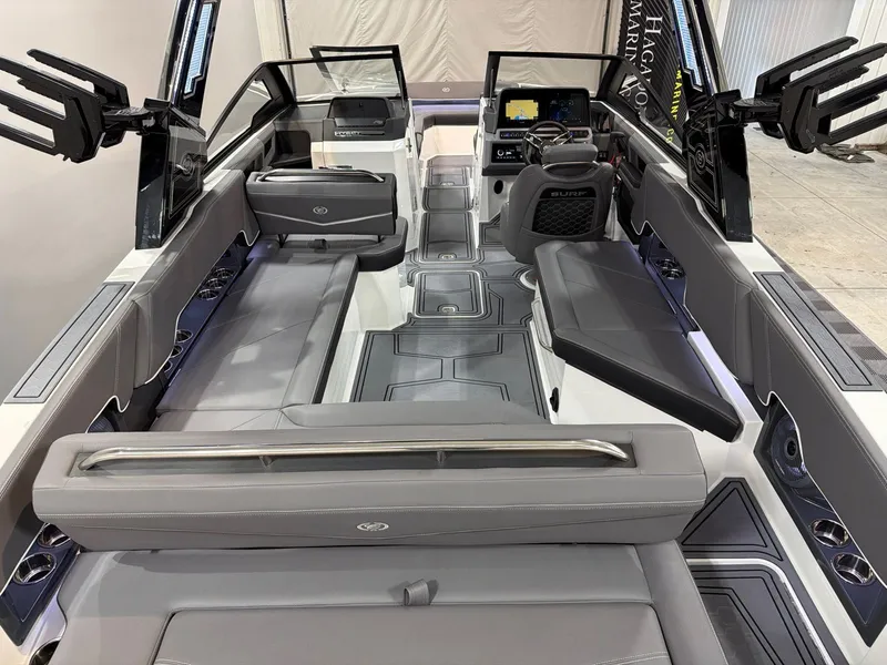 Slide: The Image of Cobalt R8 Surf 2026 - 8