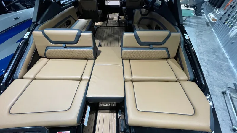 Slide: The Image of Yamaha 275SD 2026 - 5