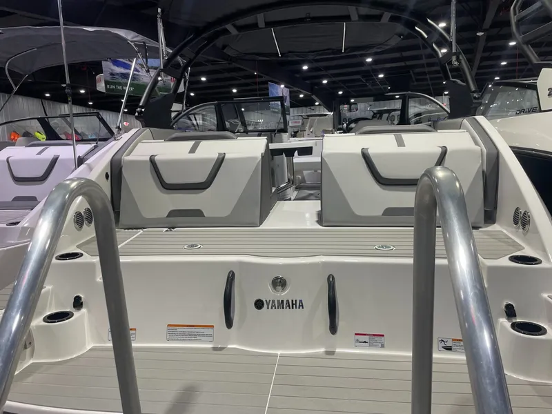 Slide: The Image of Yamaha AR220 2026 - 3