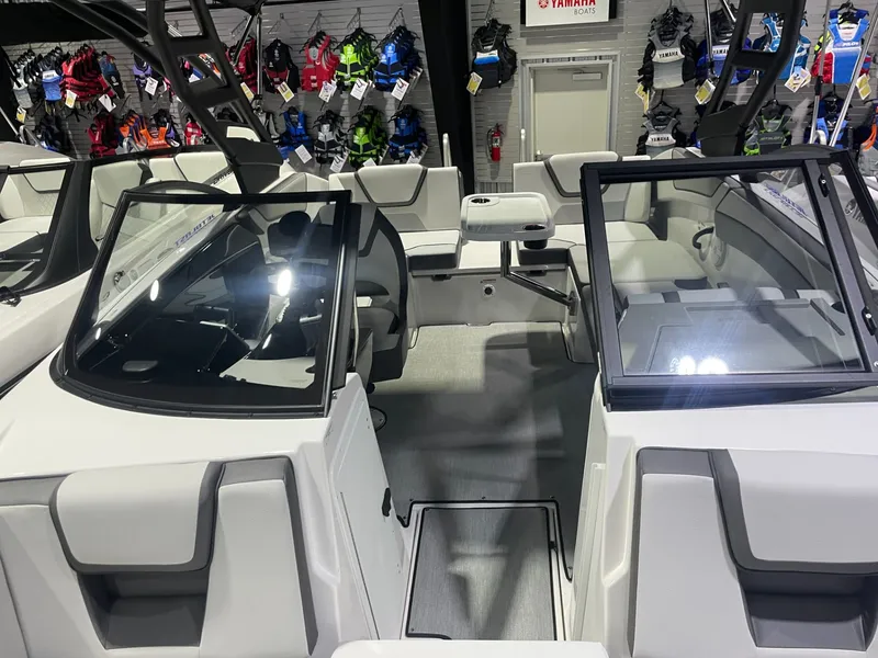 Slide: The Image of Yamaha AR220 2026 - 7