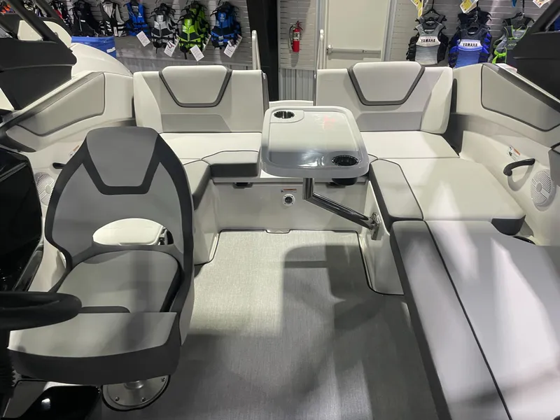 Slide: The Image of Yamaha AR220 2026 - 8