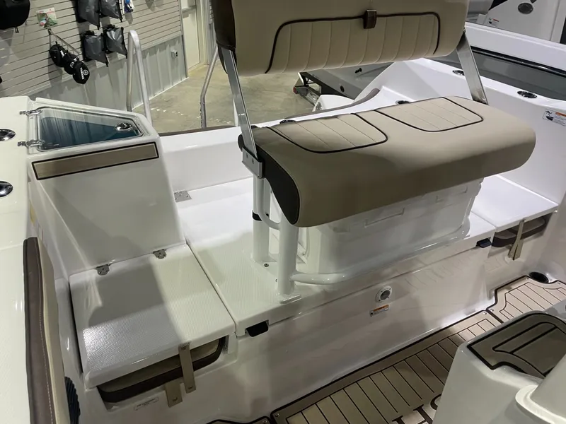 Slide: The Image of Yamaha 222 FSH Sport E 2026 - 9