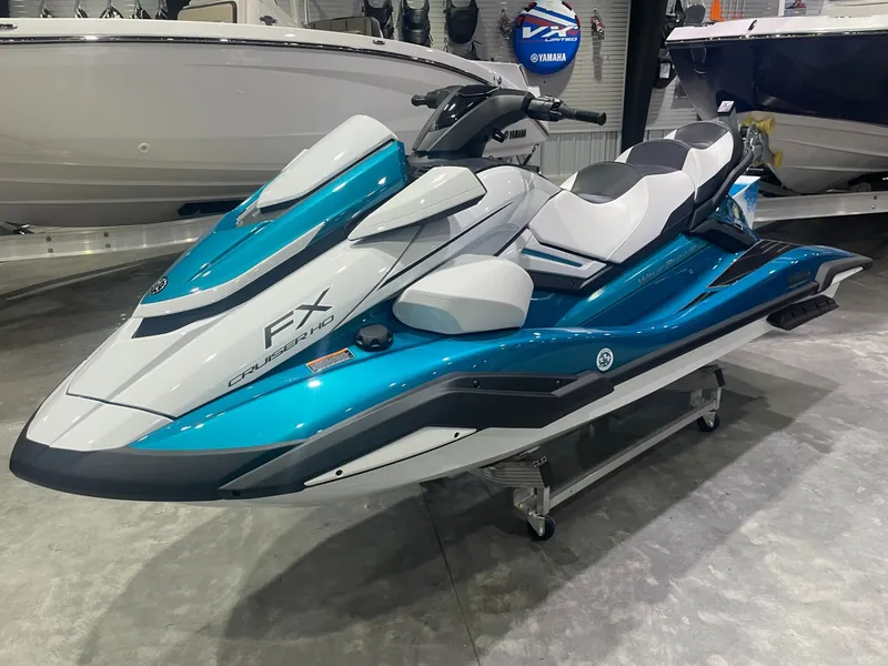 Slide: The Image of Yamaha FX Cruiser HO 2026 - 6