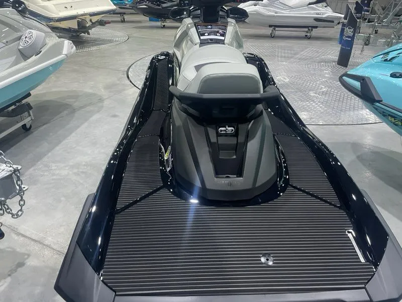 Slide: The Image of Yamaha VX CRUISER HO 2026 - 4
