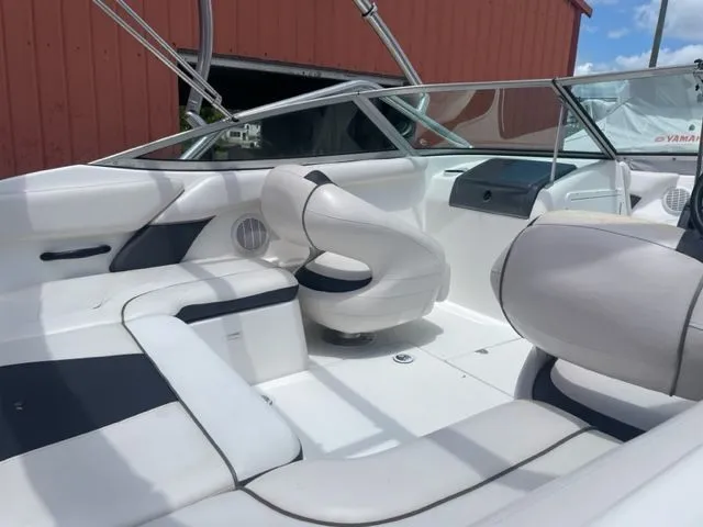 Slide: The Image of Yamaha SX190 2012 - 8