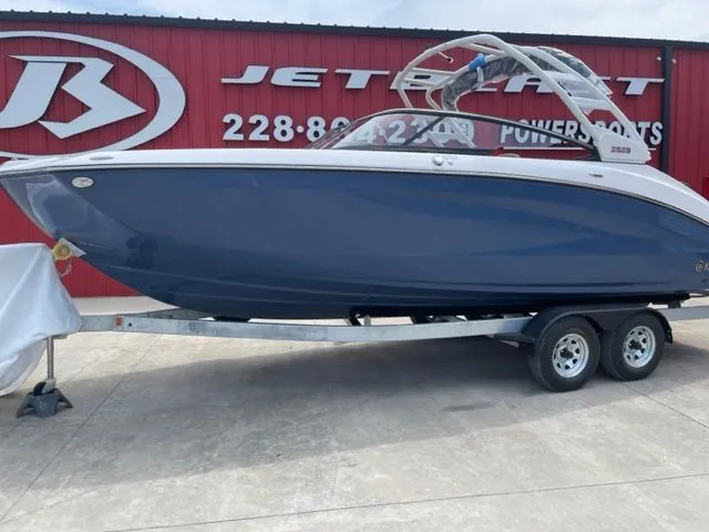 The Image of Yamaha 252S 2025 - 1