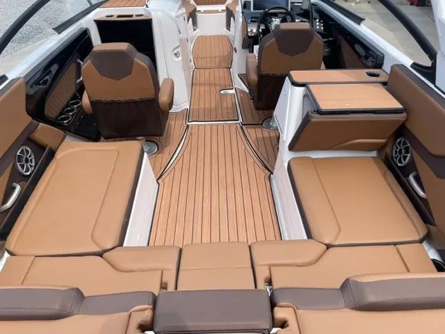 Slide: The Image of Yamaha 252S 2025 - 6