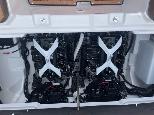 Slide: The Image of Yamaha 252S 2025 - 9