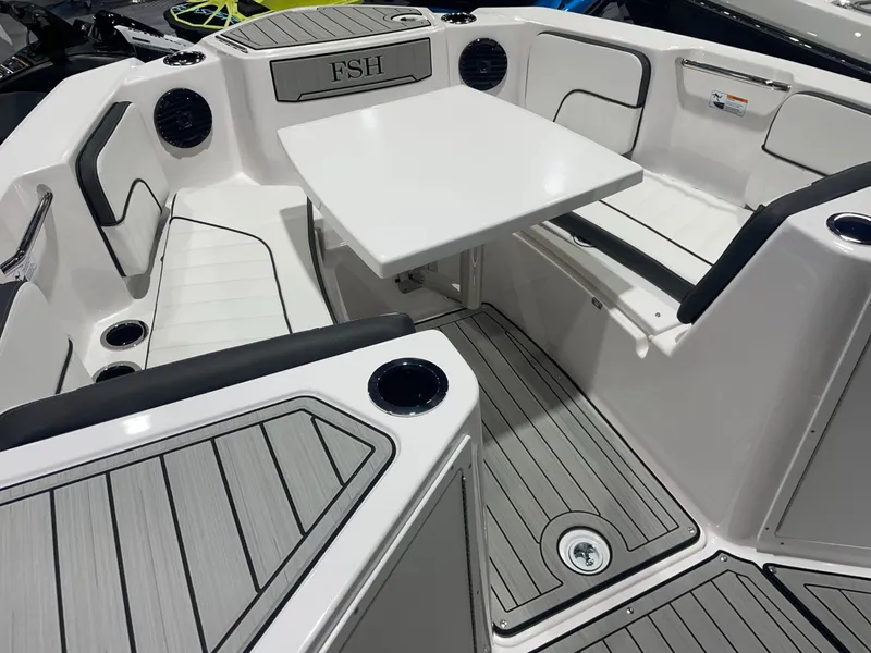 Slide: The Image of Yamaha 222 FSH Sport E 2025 - 6