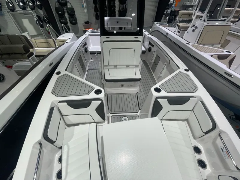 Slide: The Image of Yamaha 222 FSH Sport E 2025 - 7