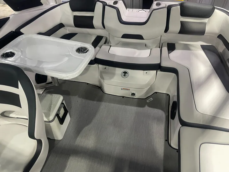 Slide: The Image of Yamaha AR195 2025 - 10